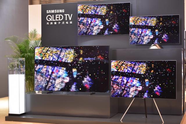 三星AWE 2017再秀QLED TV 这次大家注意到了它的支架