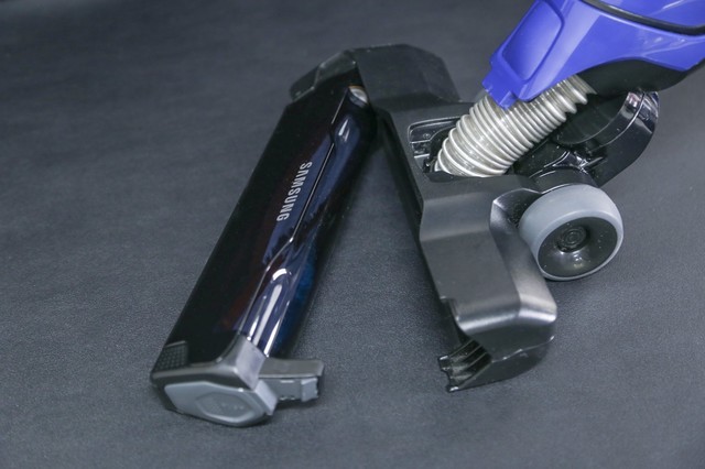 本文属于原创文章，如若转载，请注明来源：品质源于细节 三星新款吸尘器拆解图赏http://jd.zol.com.cn/631/6316611.html