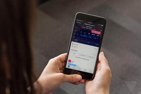 Fitbit Alta HR手环上手 比预期好但还不够新鲜