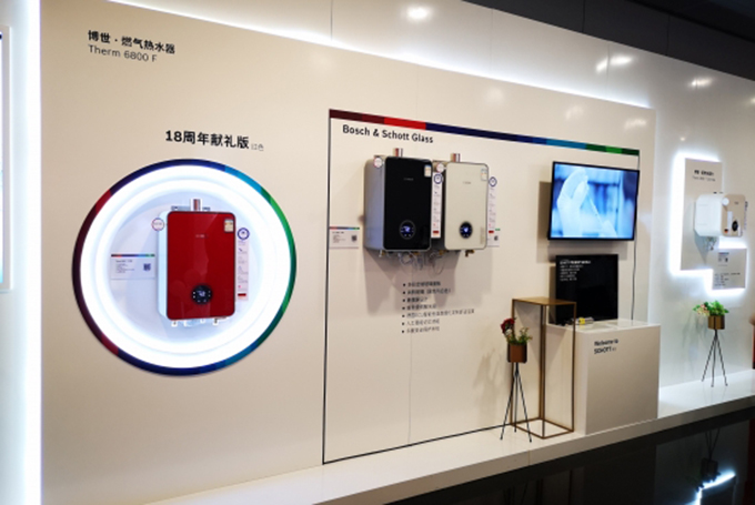 博世热力技术新一代Therm 6800 F燃气热水器